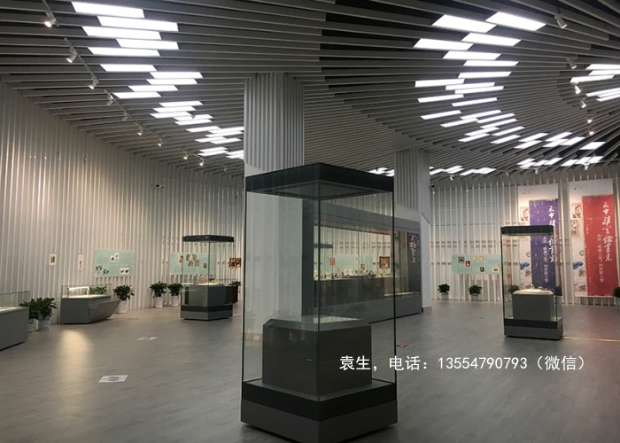 广州现代艺术品私人展览馆布置现场
